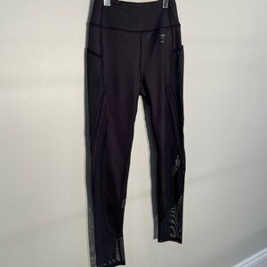 Gymshark leggings medium mesh sides with pockets